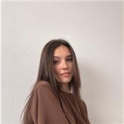 Profesora de Historia apta para alumnos y alumnas de ESO, primaria y bachillerato.
